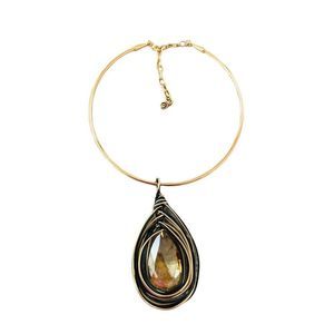 8451 Women's amber pendant necklace